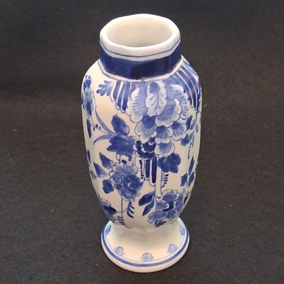 royal delft Other - Royal Delft Hand Painted 5.5" Octagonal Vase 1969 De Porceleyne Fles MH van Oort